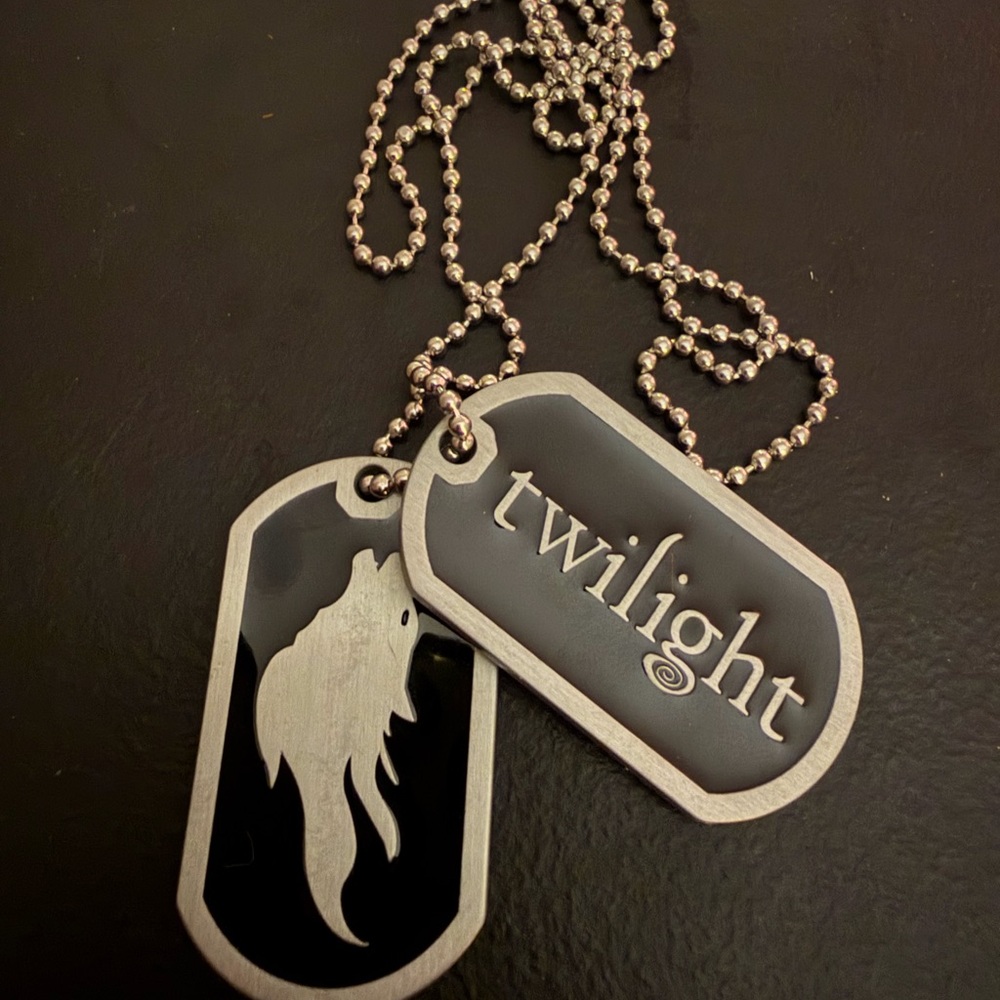 RARE NECA Twilight Logo + Werewolf Dog Tag Necklace